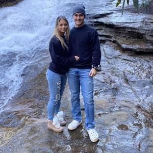 Meet your Posher, Ari